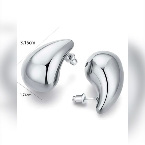 Bottega-esque Tear Drop💧Earrings Silver Tone - Picture 5 of 5